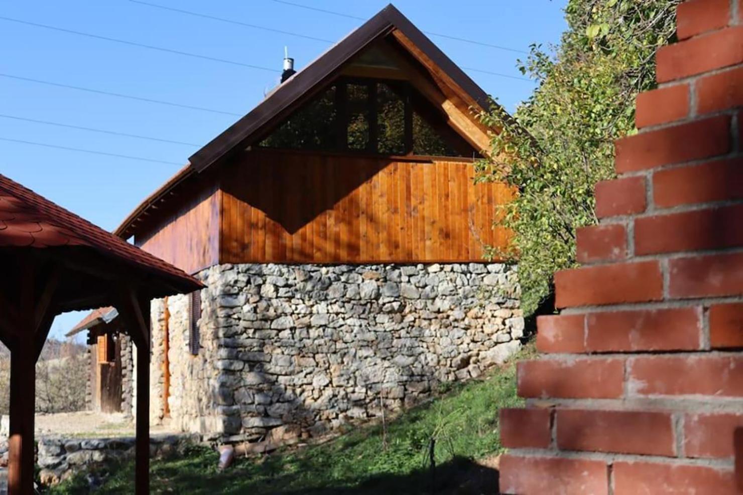 Salas U Bregu In Cheile Carasului Crasova Εξωτερικό φωτογραφία