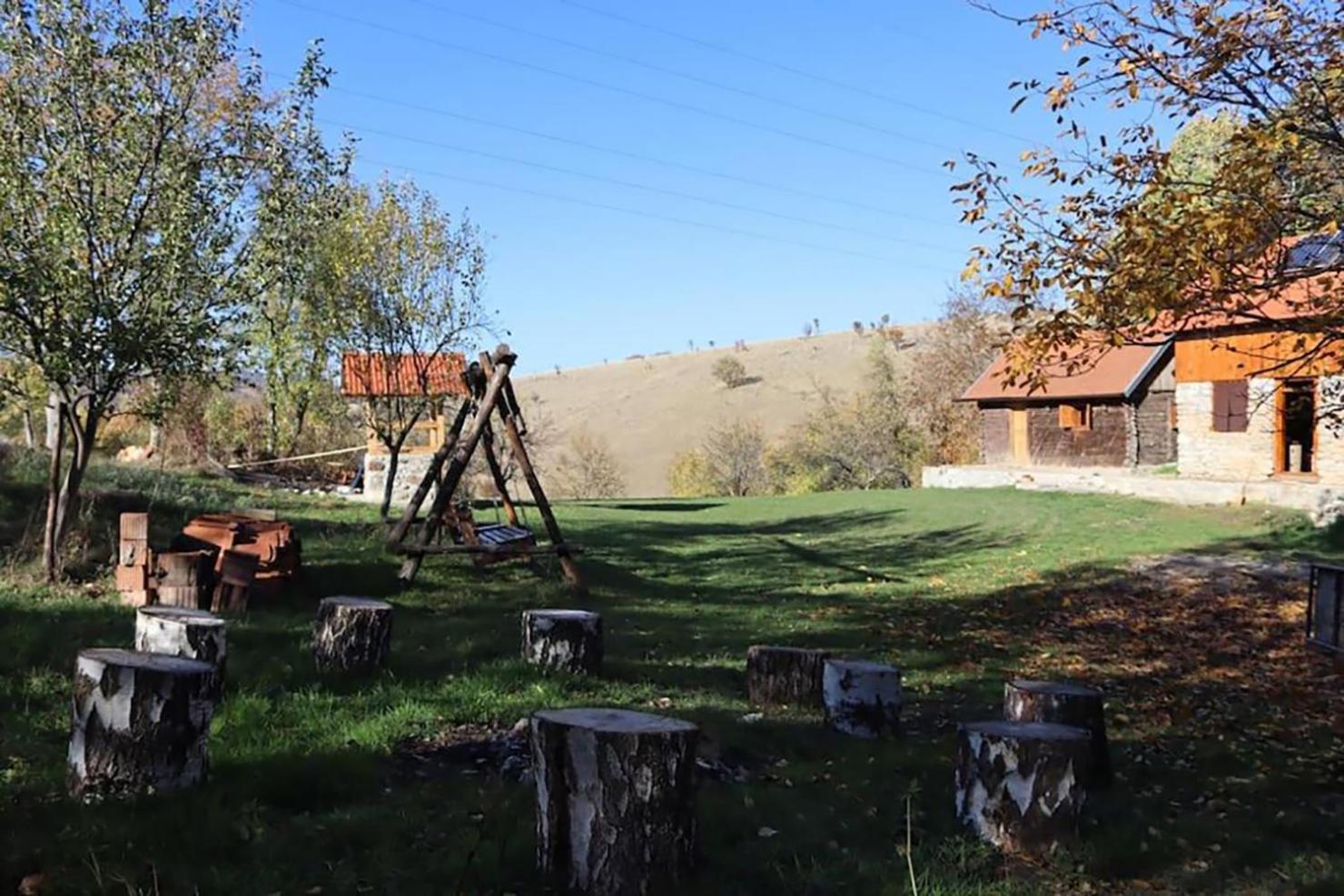 Salas U Bregu In Cheile Carasului Crasova Εξωτερικό φωτογραφία
