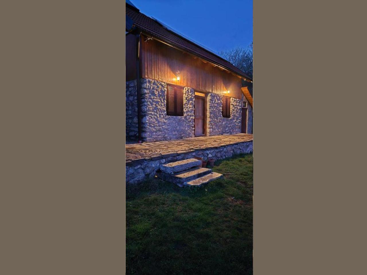 Salas U Bregu In Cheile Carasului Crasova Εξωτερικό φωτογραφία