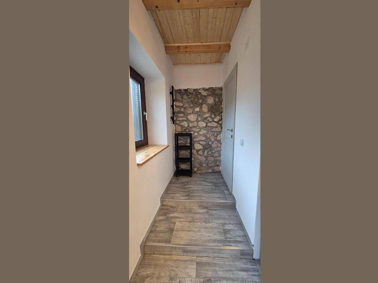 Salas U Bregu In Cheile Carasului Crasova Εξωτερικό φωτογραφία